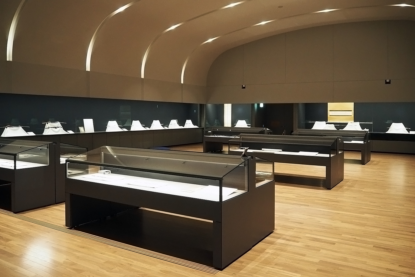日本刀の鑑賞に適した3階の展示室