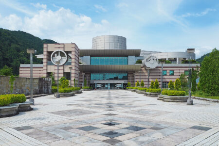 地球の歴史を学ぶ「神奈川県立 生命の星・地球博物館」