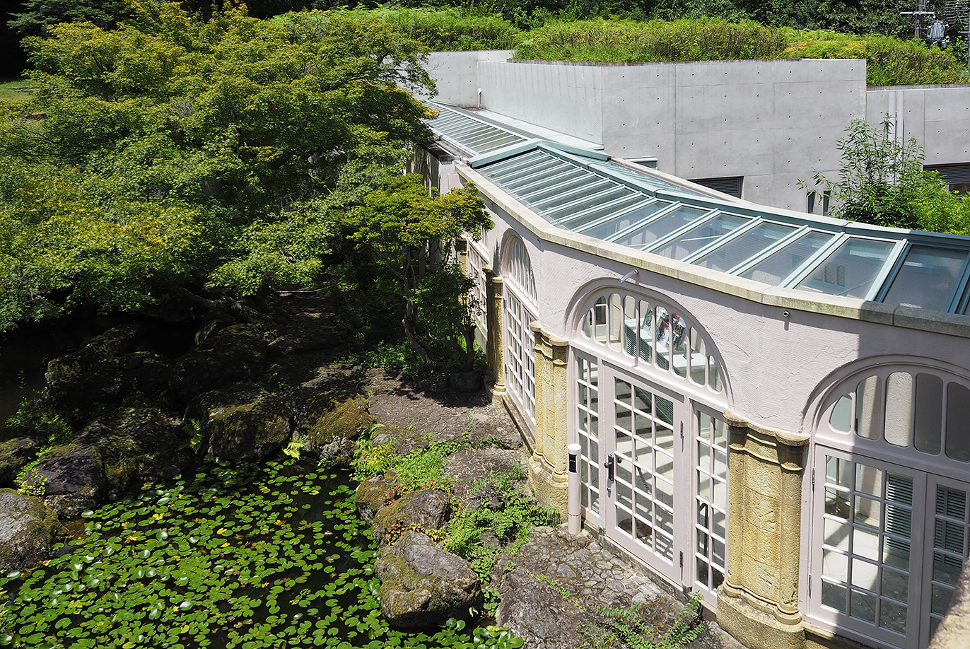 本館から100年後の2012年に竣工した夢の箱（山手館）